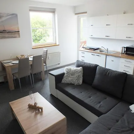 Mymara, Beťo Bešeňová